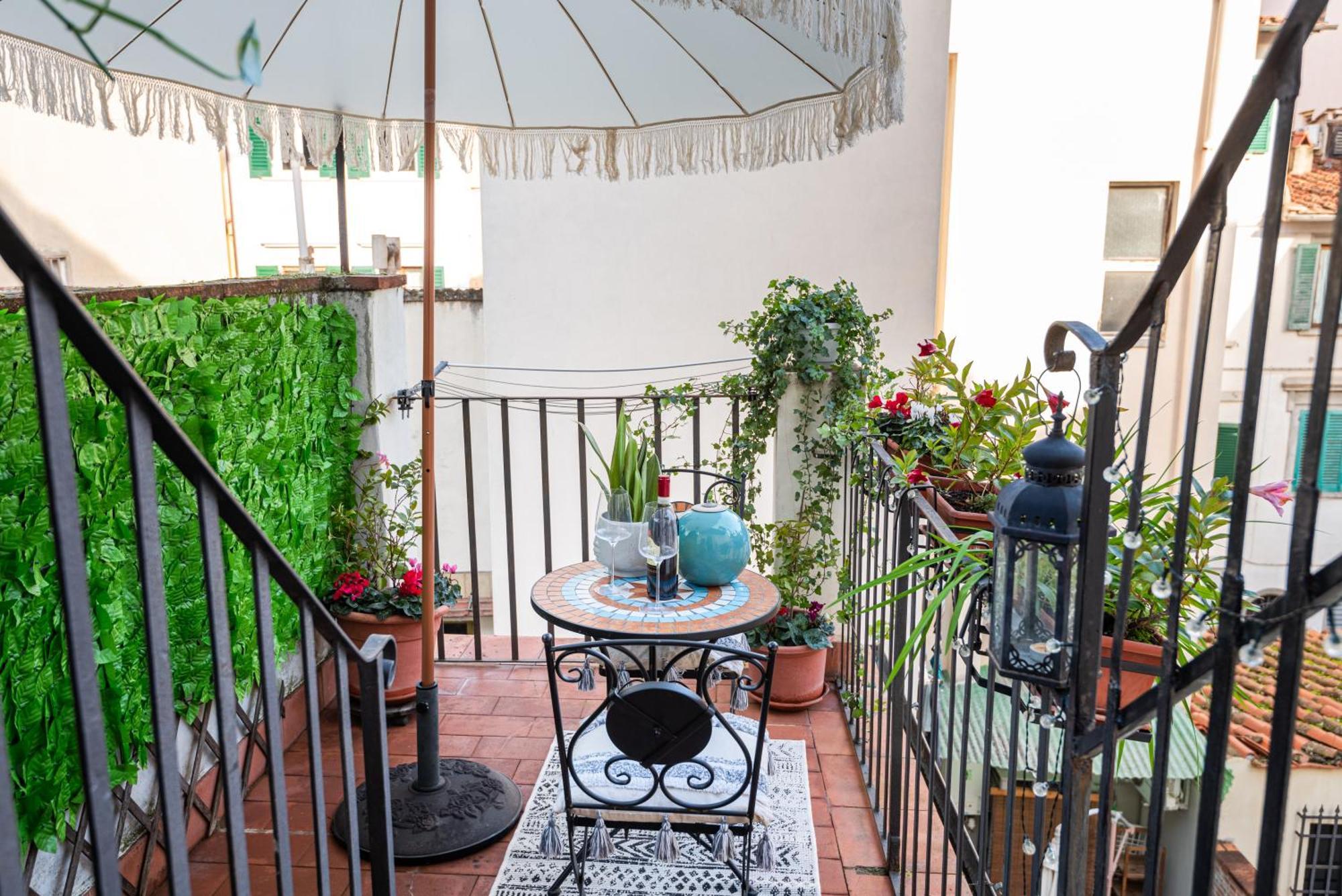 House Of Happy Hours With Terrace Florens Exteriör bild