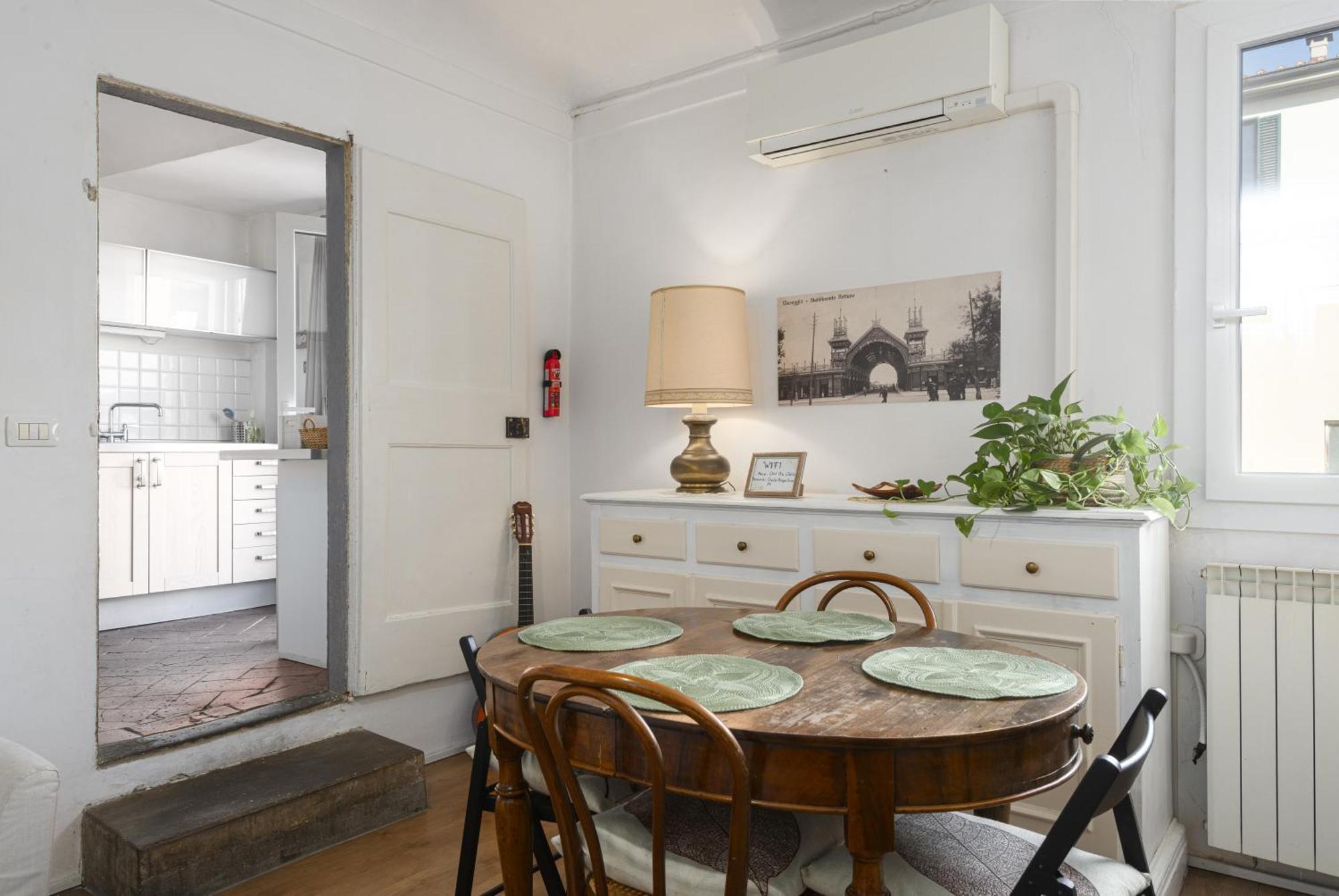 House Of Happy Hours With Terrace Florens Exteriör bild